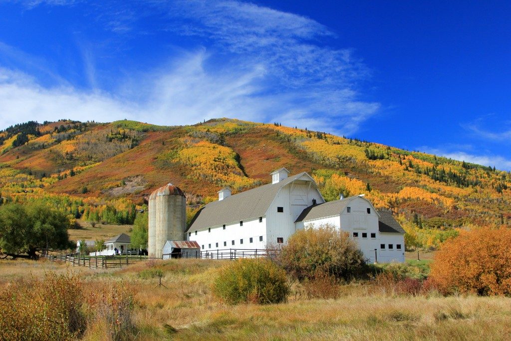 White barn in Utah