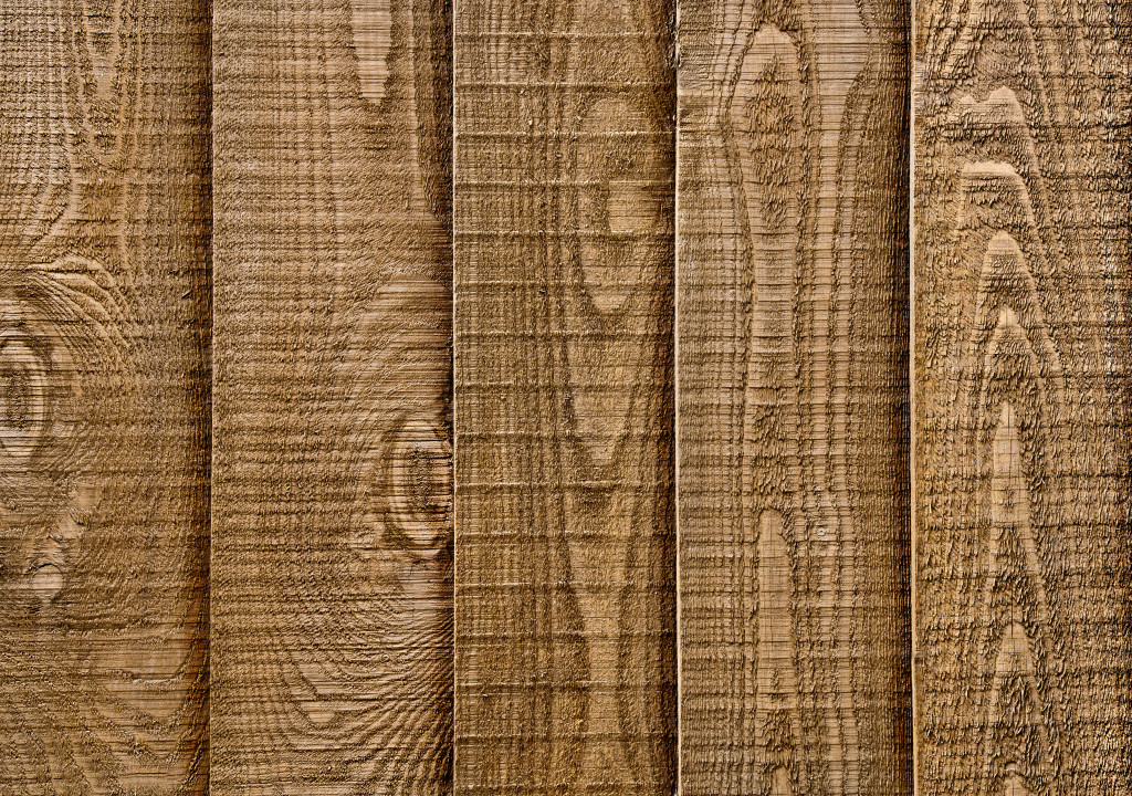 wood section made of vertical, overlapped panels